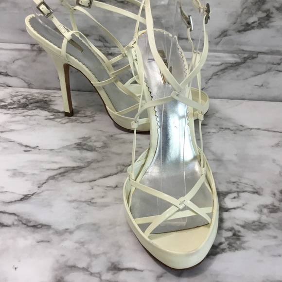 Report Signature Women's Cream Strappy Sandals - Picture 5 of 12